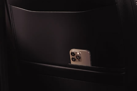 <strong>Seat Back Pocket with Smartphone Sub-Pockets</strong><br />Conveniently placed pockets designed to keep your valuables organized.