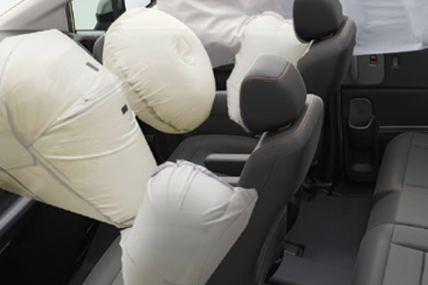 <strong>6 Airbags System</strong><br>Drive with peace of mind with six-quick deploying airbags ready to protect everyone on board.