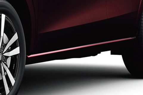 <strong>Stylised Lower Body Cladding</strong><br>Sculpted lines and premiumsurfacing deliver a more athletic, refined SIV aesthetic.