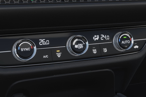 <strong>Dual-zone Climate Control</strong><br>Personalised comfort for driver and passengers.