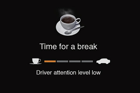 <strong>Driver Attention Monitor</strong><br>Alerts when signs of fatigue or inattention are detected.